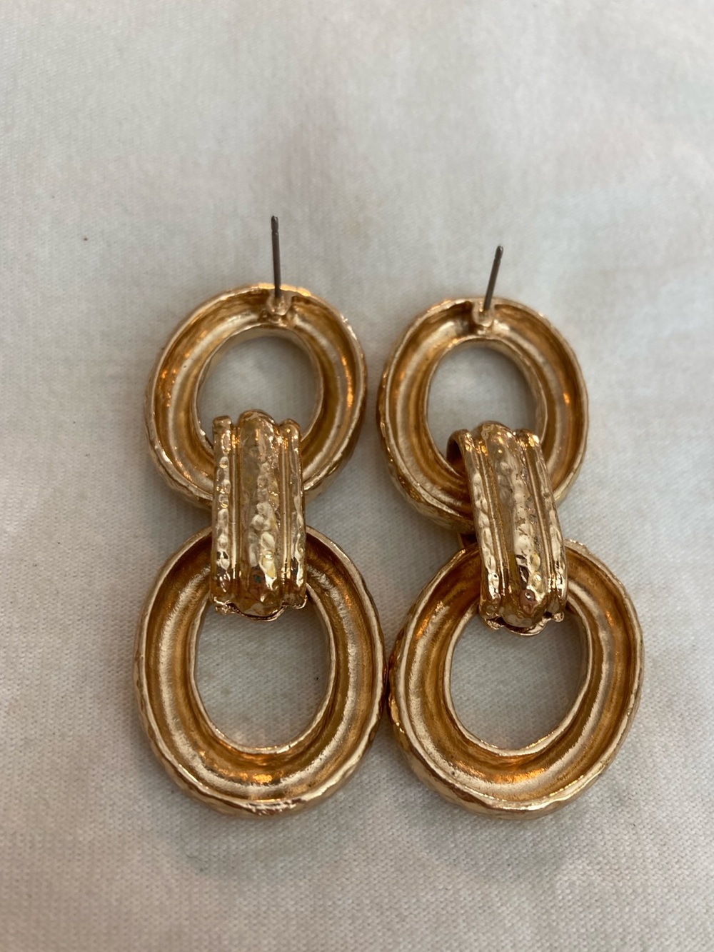Textured Double Rings Vintage Chain Link Pierced Earrings - Picture 5 of 5